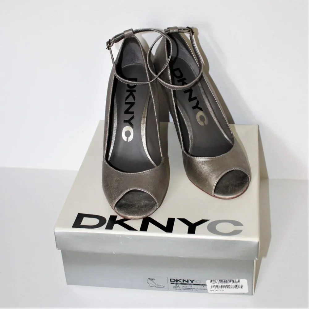 DKNYC Gold Metallic Leather Wedge Heel - Picture 3 of 6